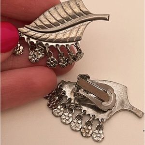 Vintage 50's LUSTERN Silver Tone Leaf Spring Floral BOHO Cottage Fairy Earrings